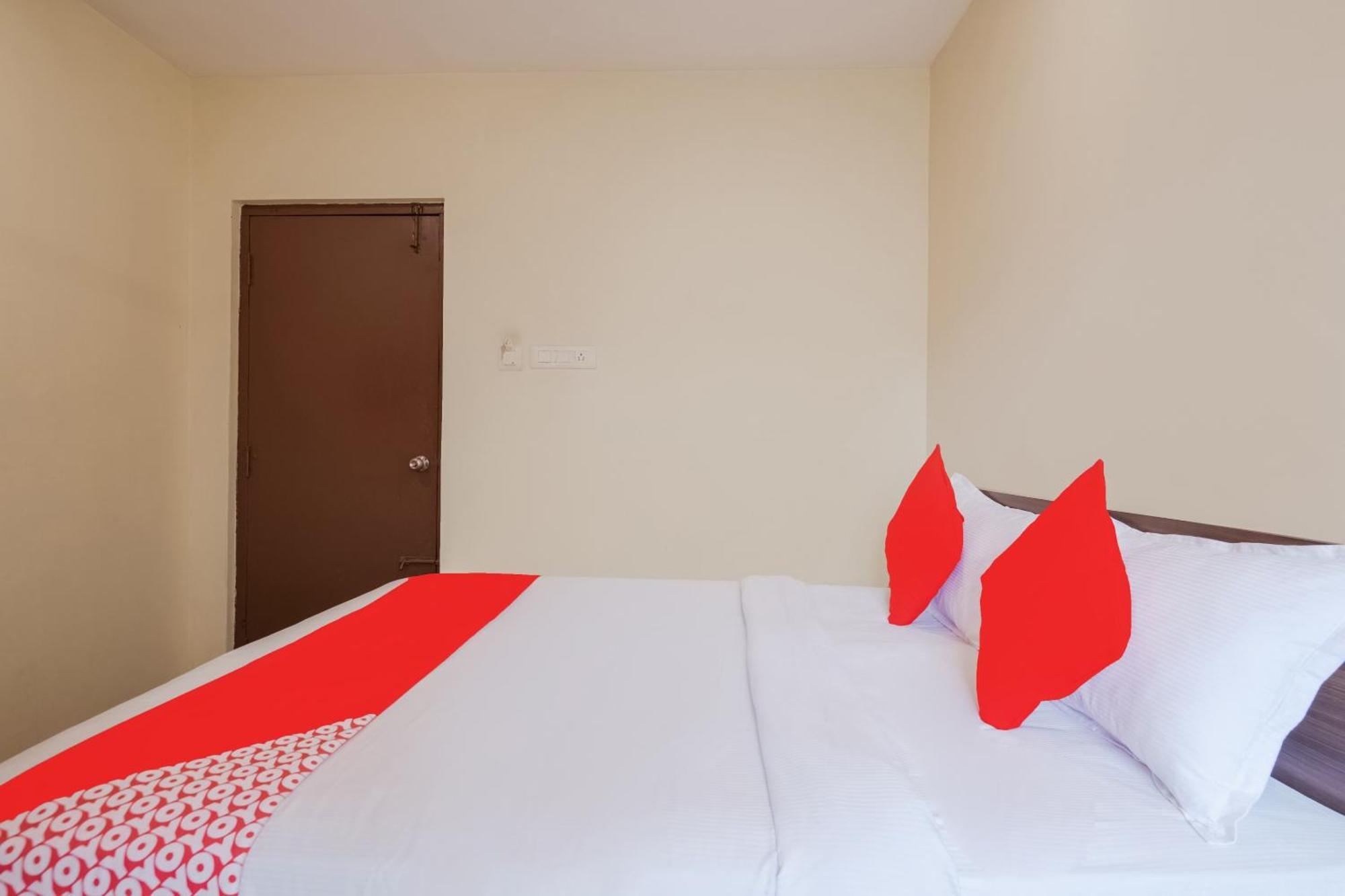 Hotel O Anu Grand Визакхапатнам Екстериор снимка