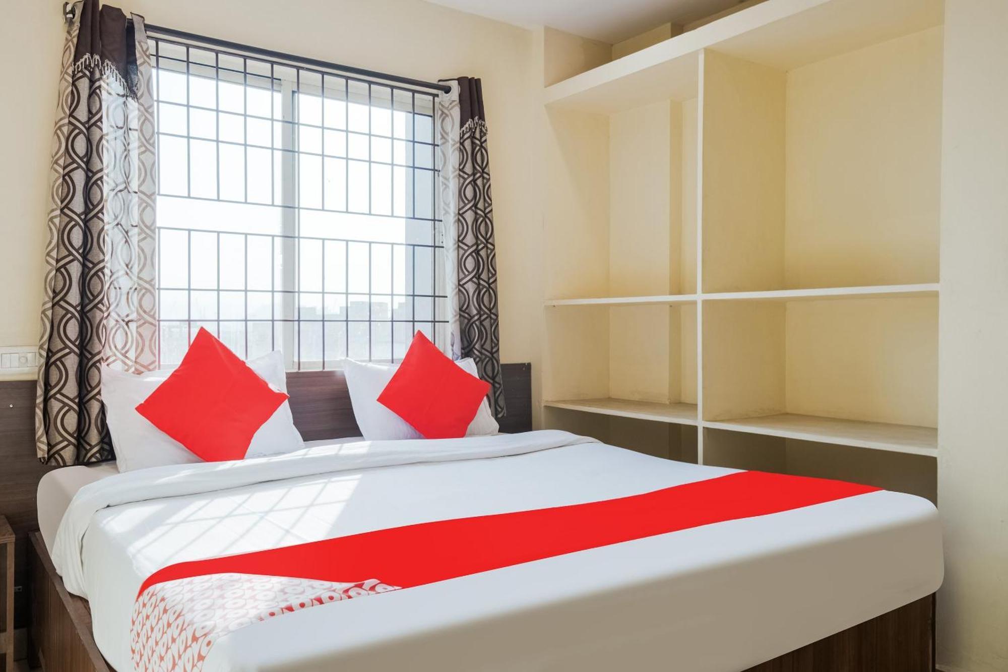 Hotel O Anu Grand Визакхапатнам Екстериор снимка