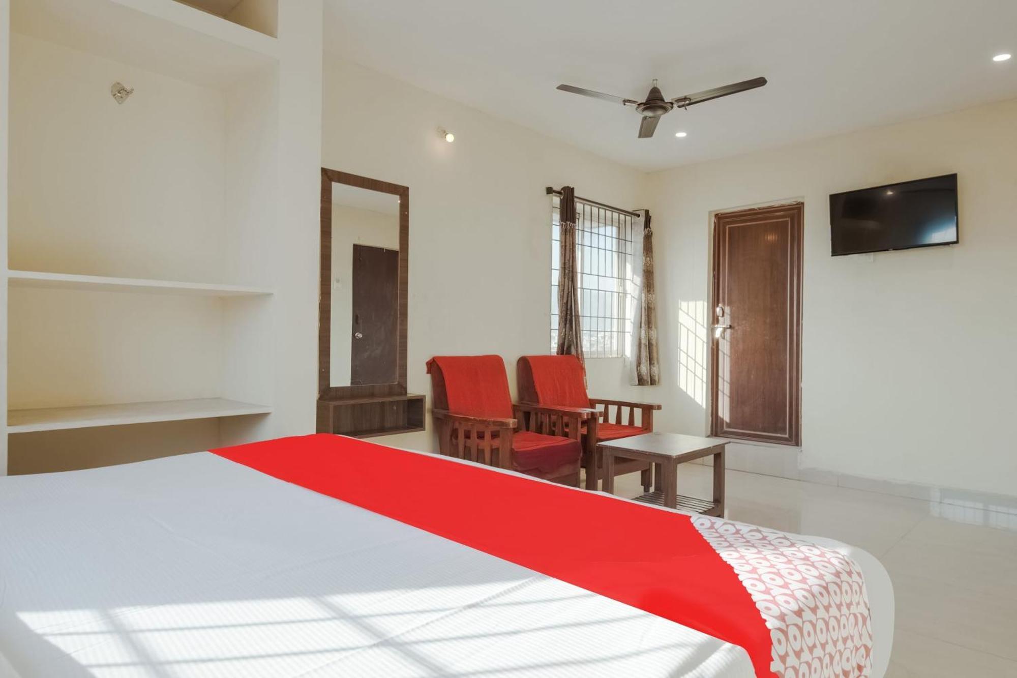 Hotel O Anu Grand Визакхапатнам Екстериор снимка