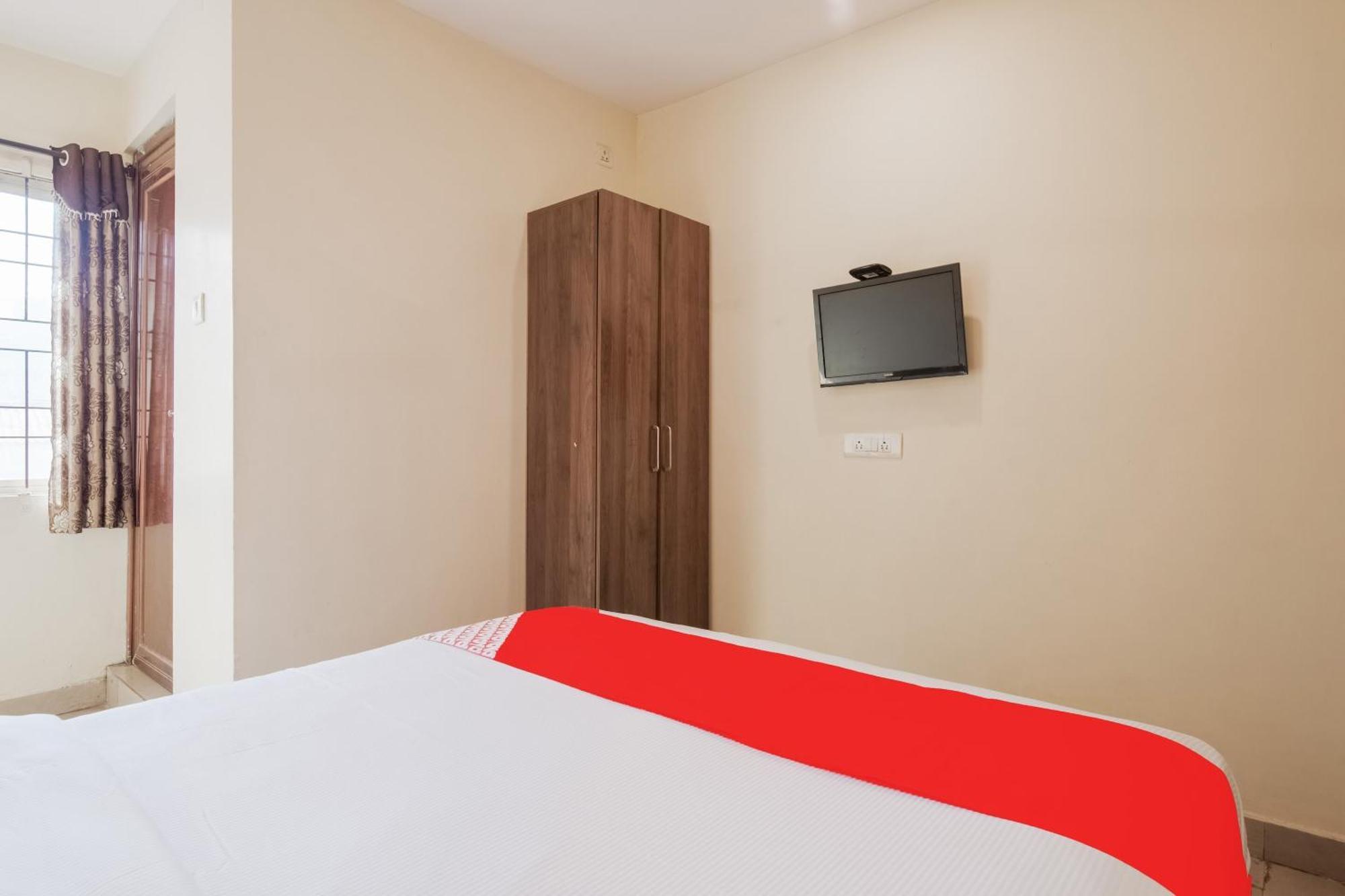 Hotel O Anu Grand Визакхапатнам Екстериор снимка
