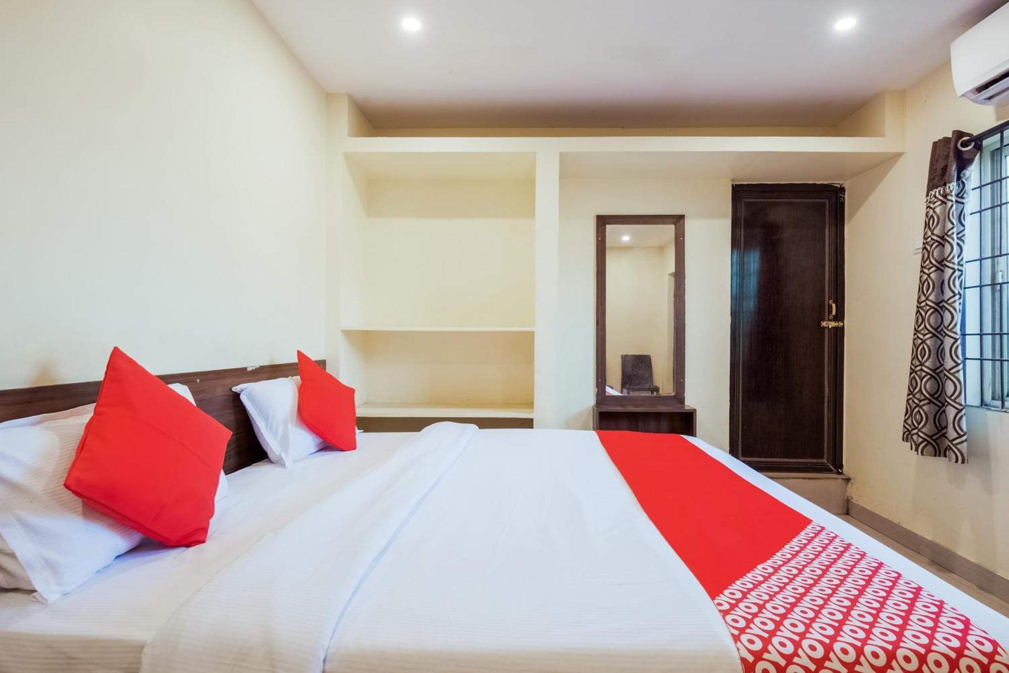 Hotel O Anu Grand Визакхапатнам Екстериор снимка